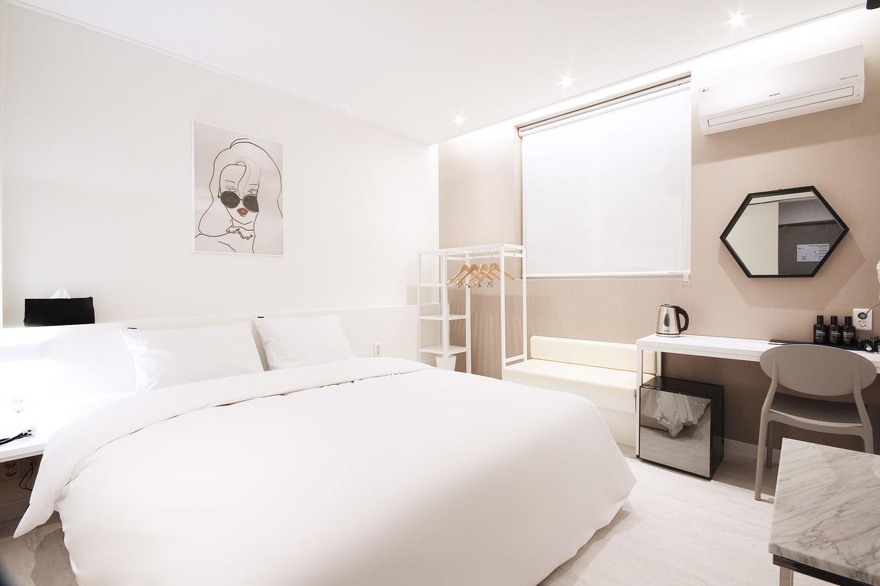 Hotel Yam Yeosu Hakdong Buitenkant foto