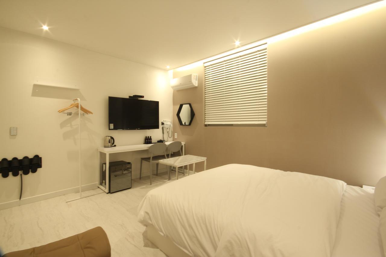 Hotel Yam Yeosu Hakdong Buitenkant foto